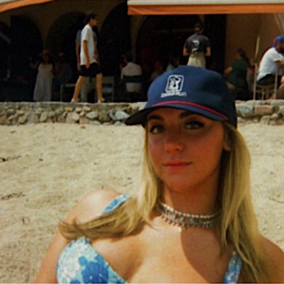 Meet your Posher, Linnea - Picture 2 of 5